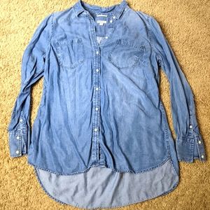 Woman's Jean button up shirt